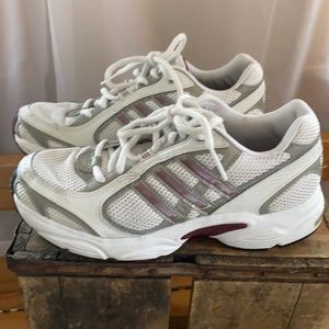 Adidas Sneakers. White /Wine Lace up EUC